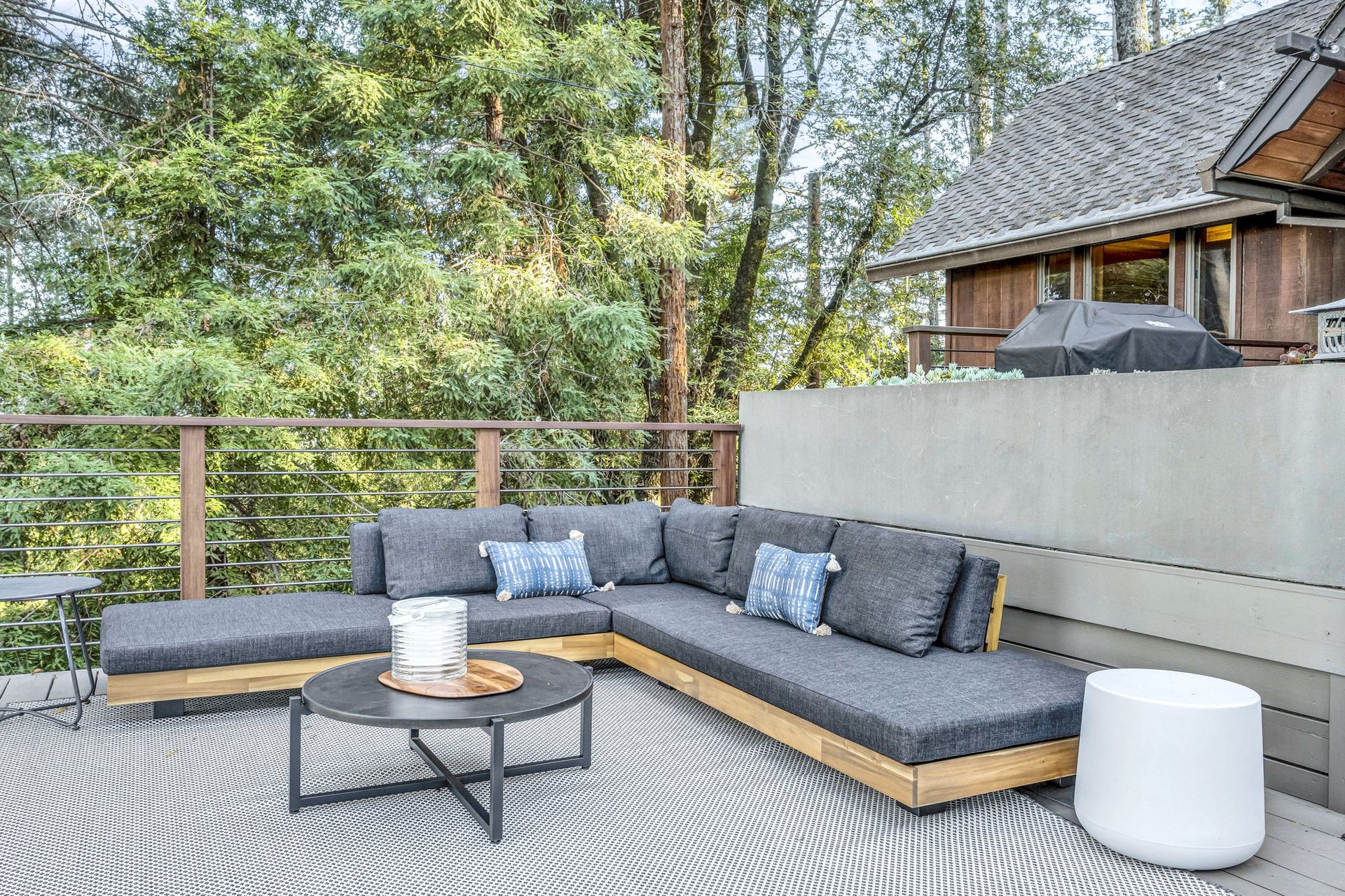 Casa de Lucca A-frame with deck and Dry Creek Valley view, Healdsburg