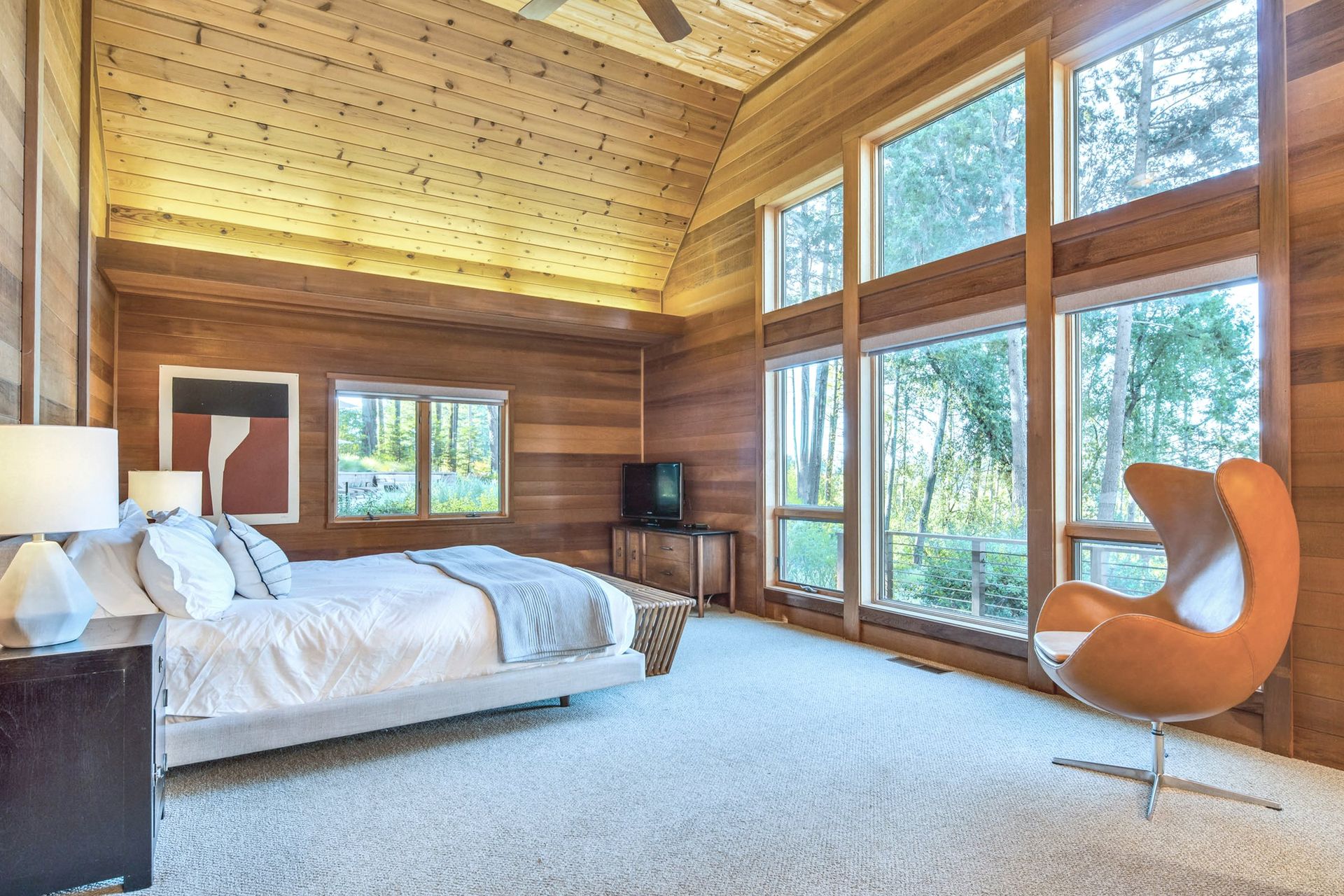 Casa de Lucca A-frame architecture with floor-to-ceiling glass