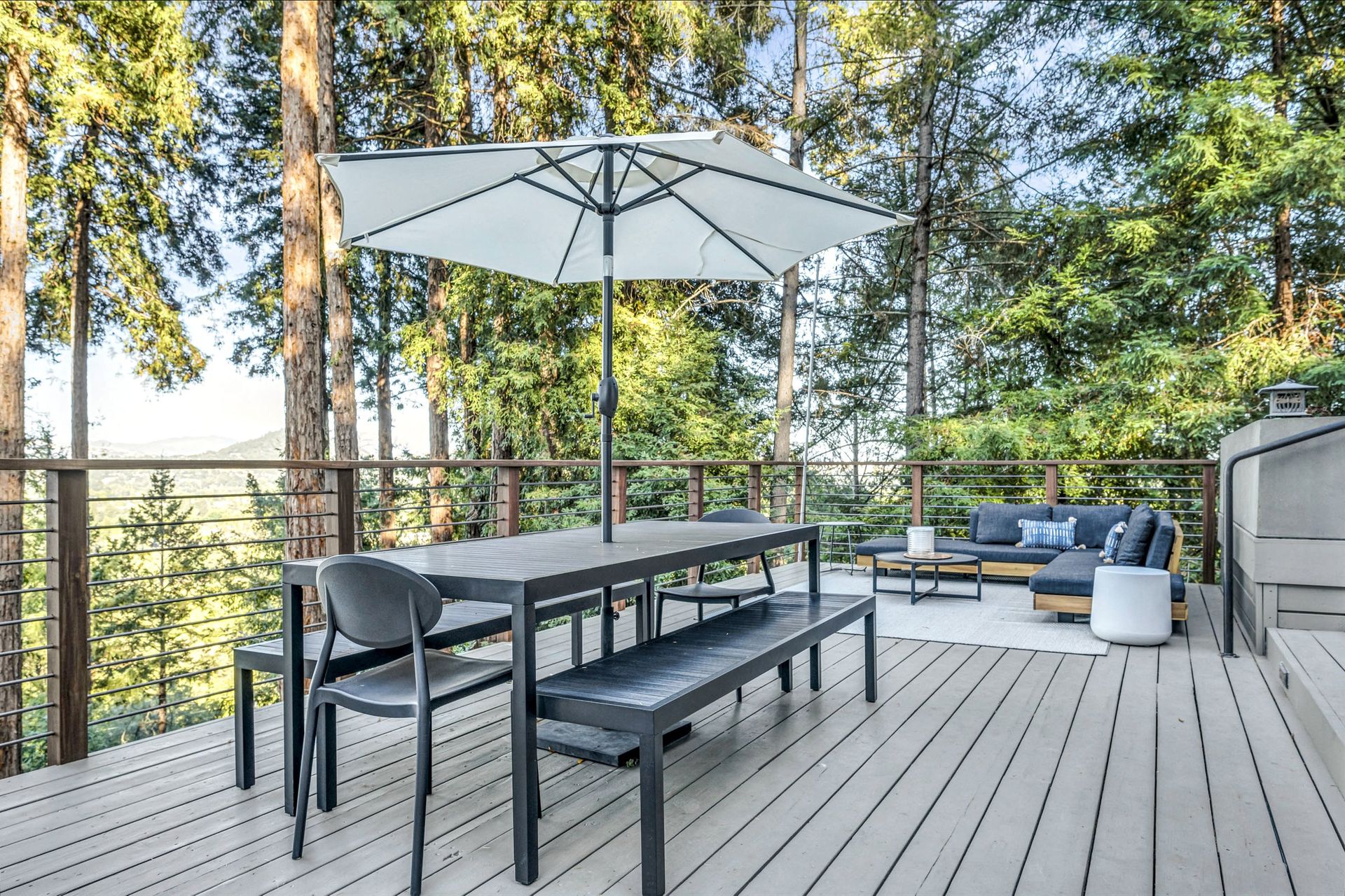 Casa de Lucca outdoor dining with valley view