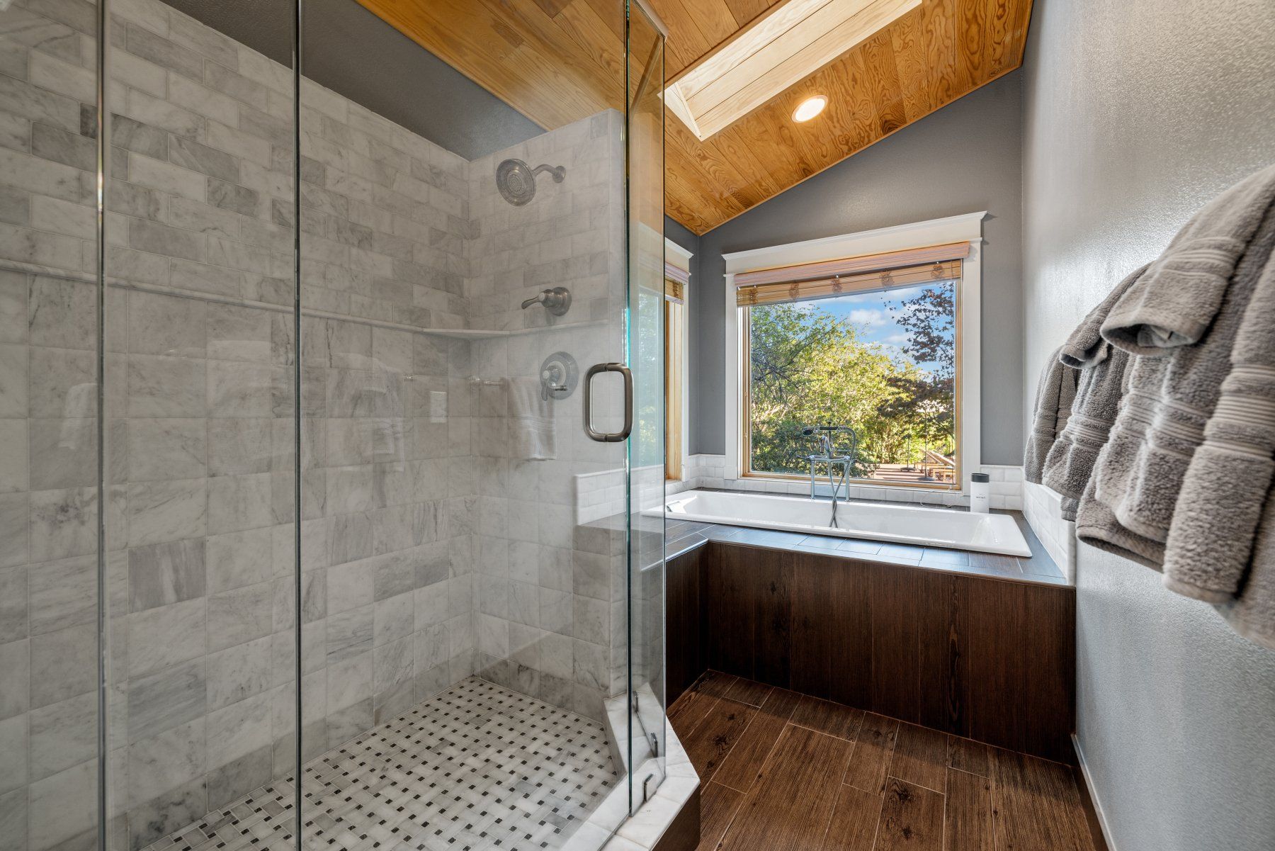Creekfront primary bathroom
